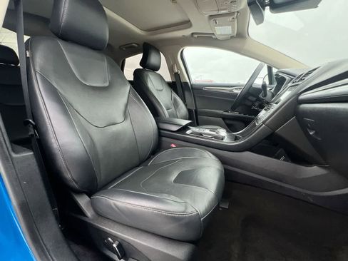 Used 2019 Ford Fusion Energi Titanium FWD image 21