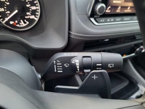 Used 2026 Nissan Rogue SV FWD image 27