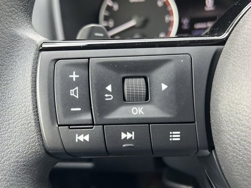 Certified 2023 Nissan Rogue SV image 17