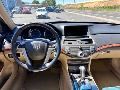 Used 2011 Honda Accord EX-L image 7