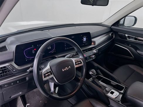 Used 2023 Kia Telluride LX image 9