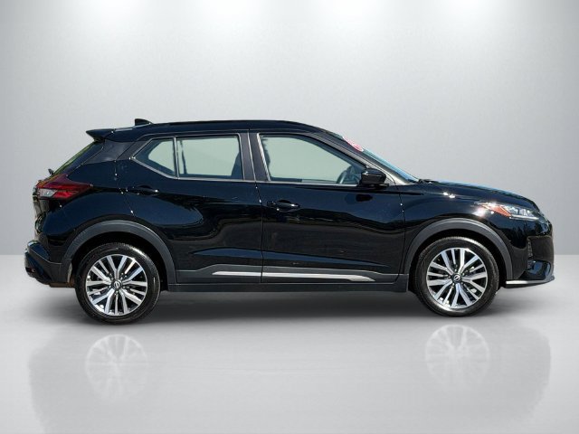 Used 2024 Nissan Kicks SR FWD image 10