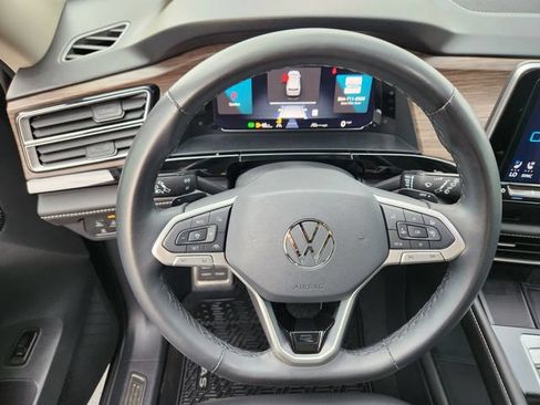 Used 2024 Volkswagen Atlas SEL Premium R-Line AWD/4WD image 12