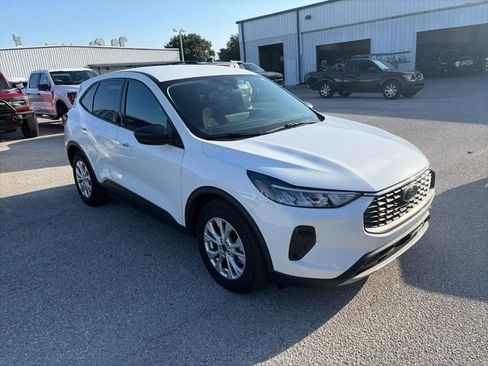 Used 2025 Ford Escape Active w/ Tech Pack #1 FWD image 3