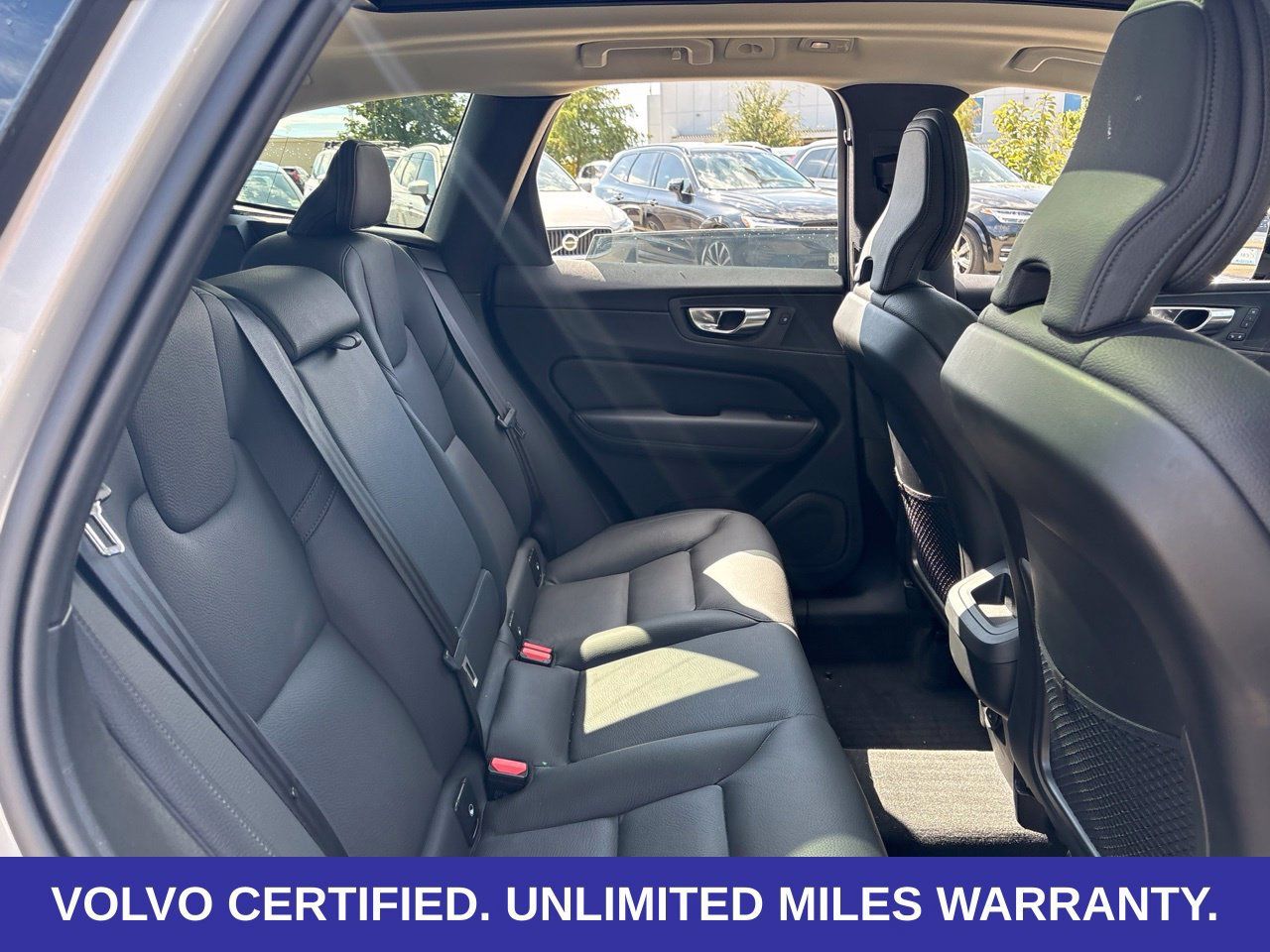 Used 2025 Volvo XC60 B5 Plus AWD/4WD image 13