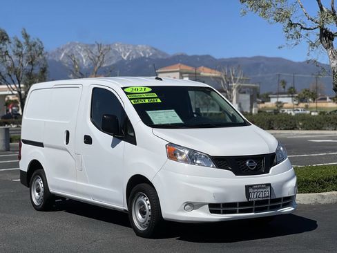 Used 2021 Nissan NV200 S w/ Back Door Glass Package image 1