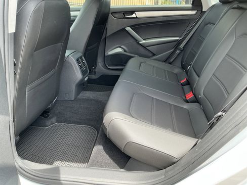 Used 2021 Volkswagen Passat 2.0T SE image 19