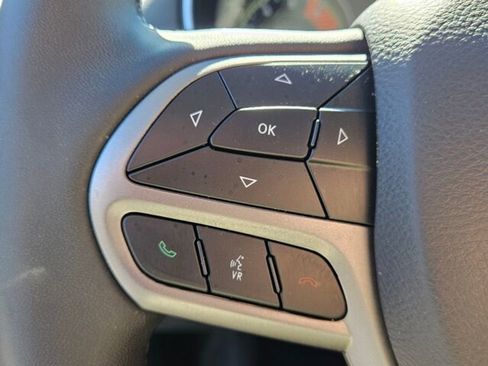 Used 2022 Jeep Cherokee Limited image 30