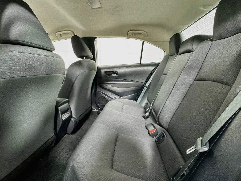Used 2025 Toyota Corolla LE FWD image 10