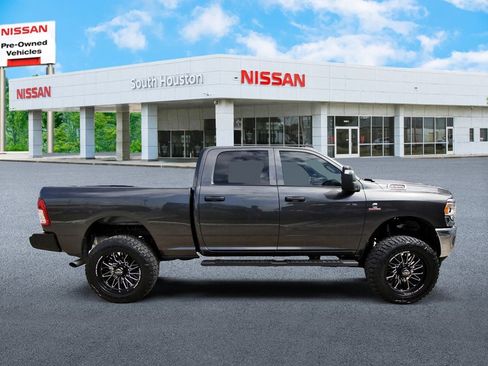 Used 2024 RAM 2500 Tradesman w/ Chrome Appearance Group AWD/4WD image 5