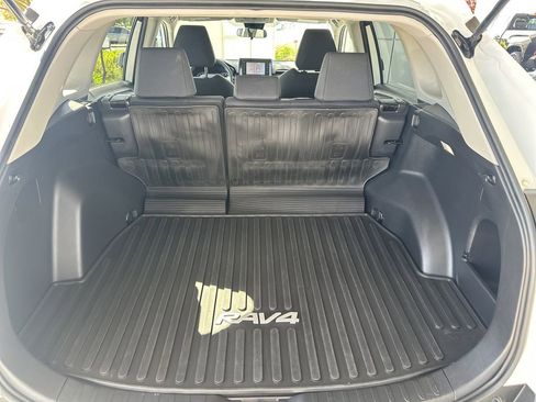 Certified 2022 Toyota RAV4 LE FWD image 17