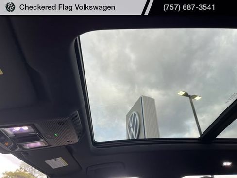 New 2026 Volkswagen Tiguan SE R-Line FWD image 19