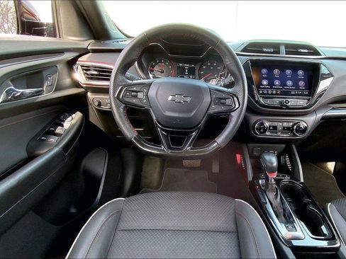 Used 2023 Chevrolet TrailBlazer RS w/ Convenience Package FWD image 5