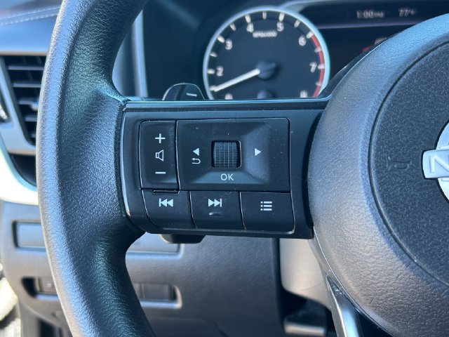 Used 2024 Nissan Rogue S FWD image 19