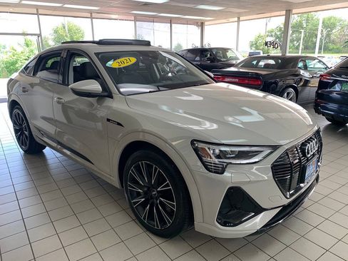 Used 2021 Audi e-tron Premium w/ Black Optic Package AWD/4WD image 4