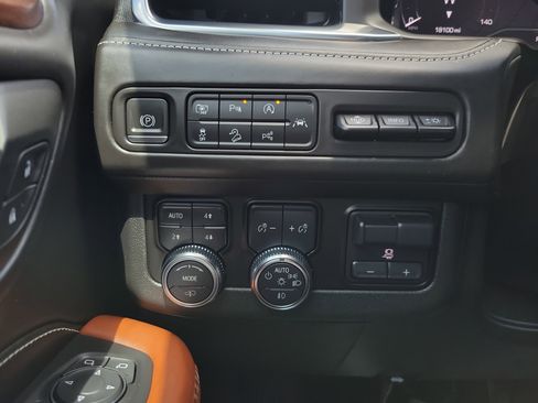 Certified 2023 GMC Yukon Denali Ultimate AWD/4WD image 27