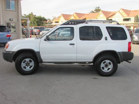 Used 2000 Nissan Xterra XE image 7