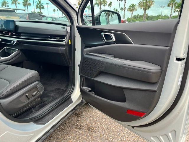New 2026 Kia Carnival SX w/ SX Dark Edition Package FWD image 23