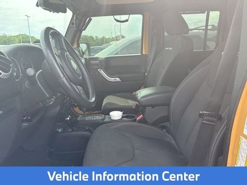 Used 2014 Jeep Wrangler Unlimited Rubicon w/ Connectivity Group AWD/4WD image 9