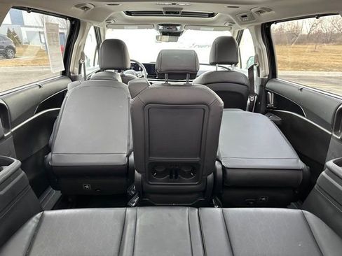Used 2025 Kia Carnival SX w/ SX Dark Edition Package FWD image 8