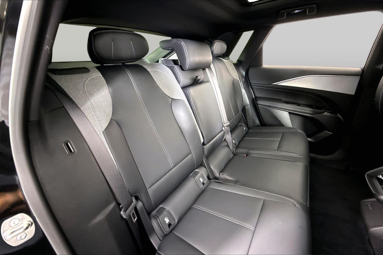 Used 2024 Cadillac Lyriq Tech AWD/4WD image 19