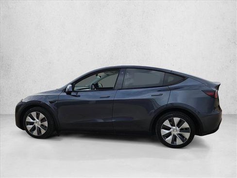 Used 2022 Tesla Model Y Long Range image 8