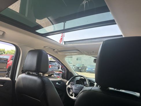 Used 2017 Ford Escape Titanium FWD image 23