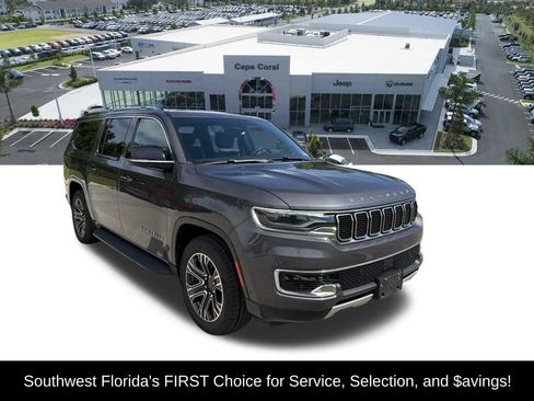 Used 2024 Jeep Wagoneer L Series II w/ Flexible Seating Group AWD/4WD image 2