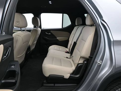Used 2023 Chevrolet Traverse LS FWD image 28