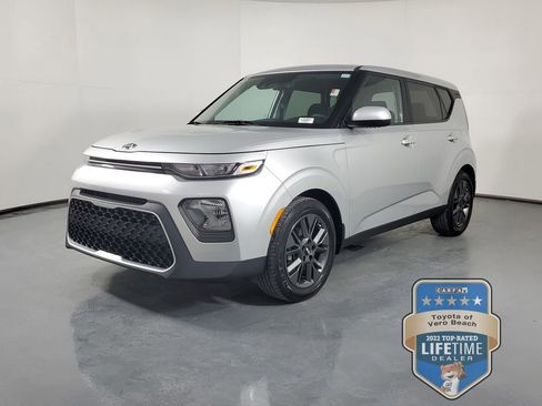 Certified 2021 Kia Soul S image 4