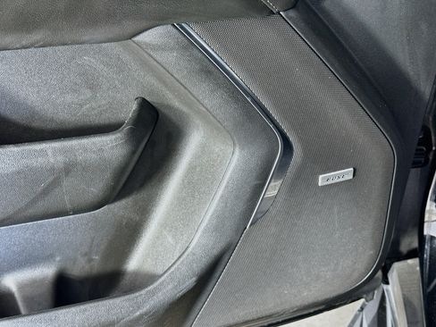 Used 2024 Chevrolet Suburban LT RWD image 21