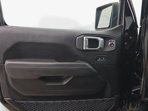 Used 2019 Jeep Wrangler Unlimited Sahara AWD/4WD image 25