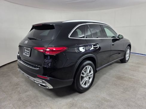 Certified 2025 Mercedes-Benz GLC 300 image 4