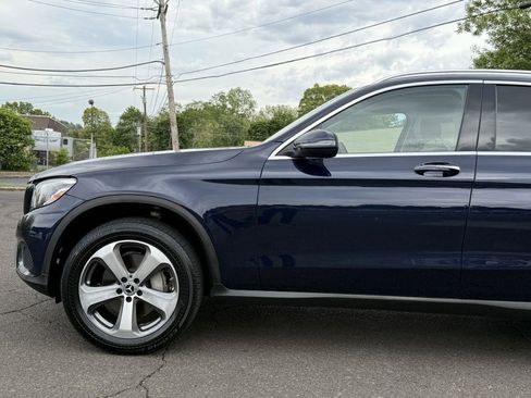 Used 2018 Mercedes-Benz GLC 300 4MATIC w/ Multimedia Package image 5