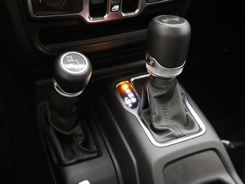 Used 2021 Jeep Wrangler Unlimited Sport AWD/4WD image 18