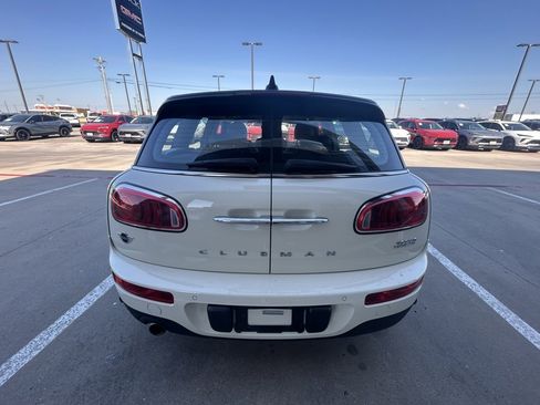 Used 2019 MINI Cooper Clubman ALL4 w/ Premium Package image 3