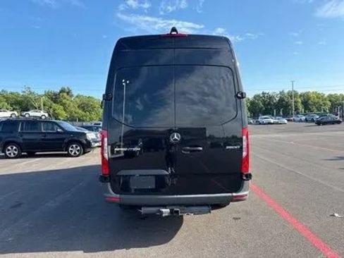 Used 2024 Mercedes-Benz Sprinter 2500 image 7