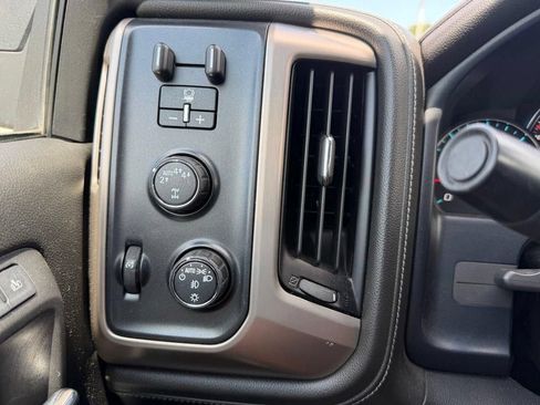 Used 2018 GMC Sierra 1500 Denali AWD/4WD image 17