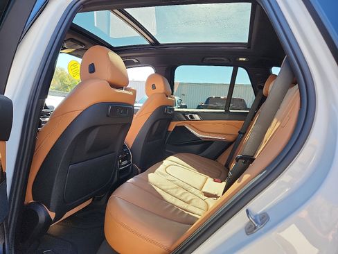 Used 2019 BMW X5 xDrive40i w/ Premium Package 2 image 10