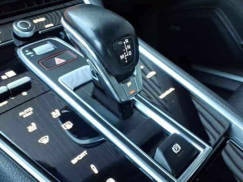 Certified 2019 Porsche Panamera image 15