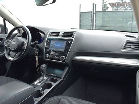 Used 2018 Subaru Outback 2.5i Premium AWD/4WD image 12