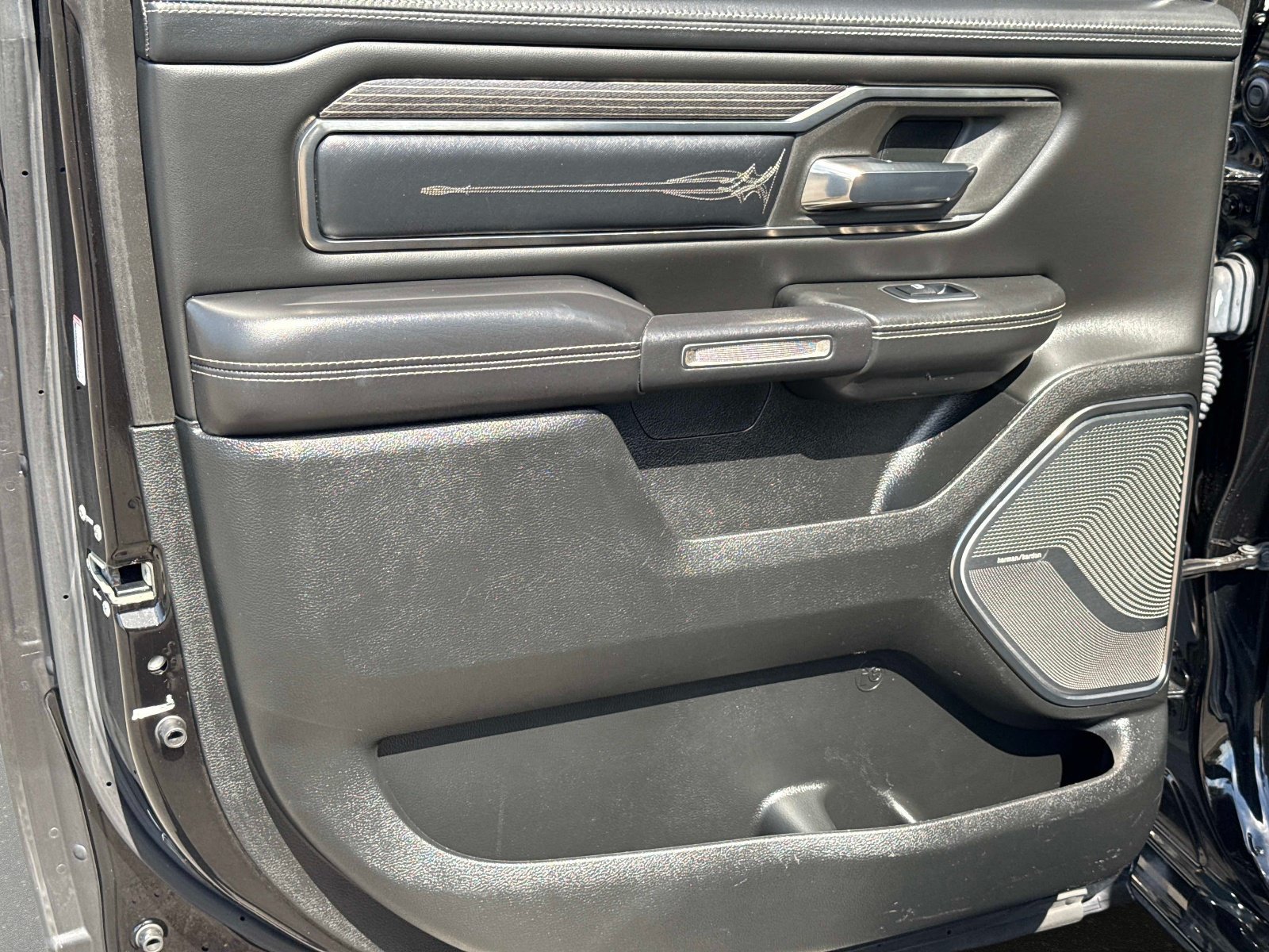 Used 2019 RAM 1500 Limited AWD/4WD image 13