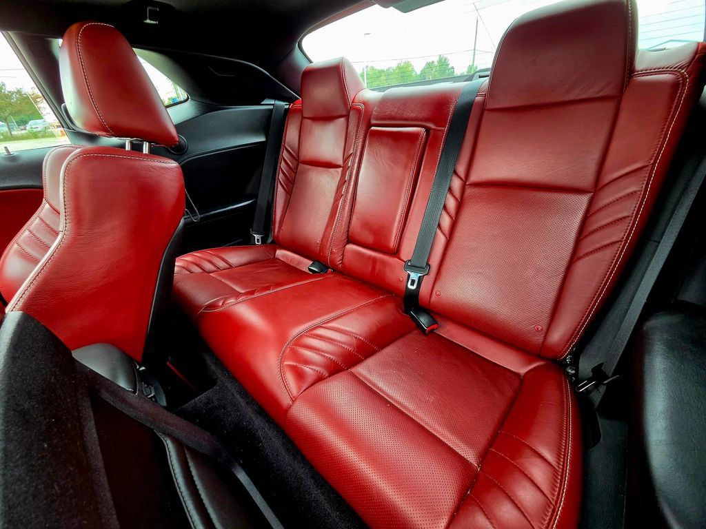 Used 2018 Dodge Challenger SRT Hellcat RWD image 9
