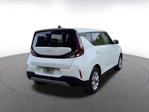 Used 2025 Kia Soul LX w/ LX Technology Package FWD image 14