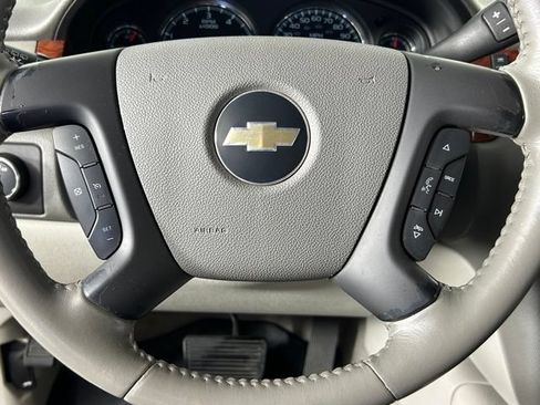 Used 2010 Chevrolet Suburban LT AWD/4WD image 25