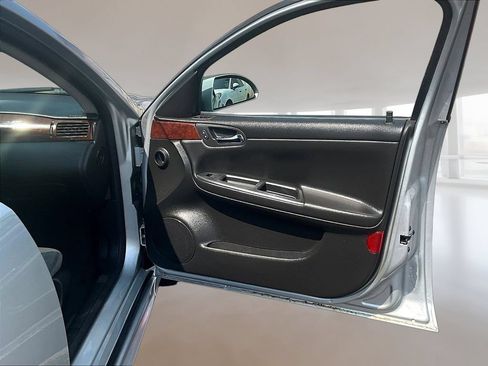 Used 2011 Chevrolet Impala LT FWD image 26