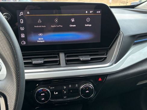 Used 2025 Chevrolet Trax LT image 18