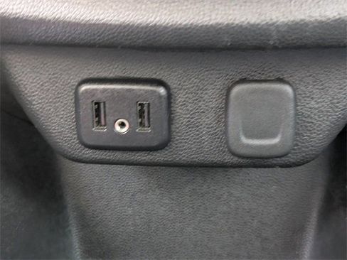 Used 2018 Chevrolet Traverse LT image 24