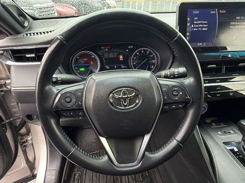 Used 2021 Toyota Venza XLE w/ Carpet Mat Package (TMS) image 26