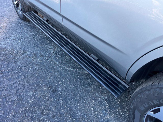 Used 2025 GMC Yukon AT4 Ultimate w/ LPO, Floor Liner Package AWD/4WD image 28